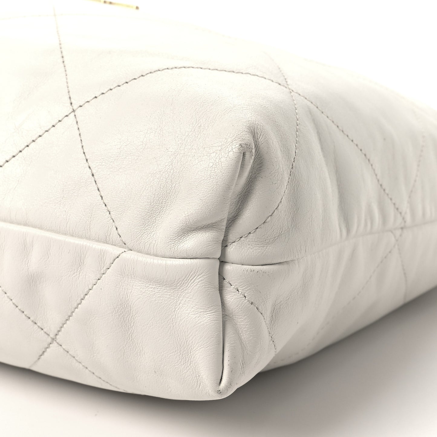 Shiny Calfskin Quilted Chanel 22 White