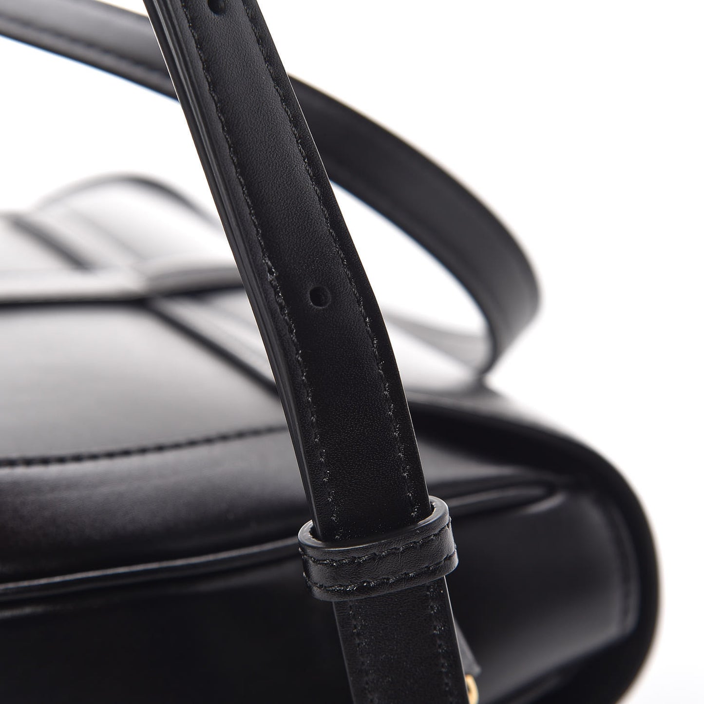 Satinated Calfskin Besace 16 Black