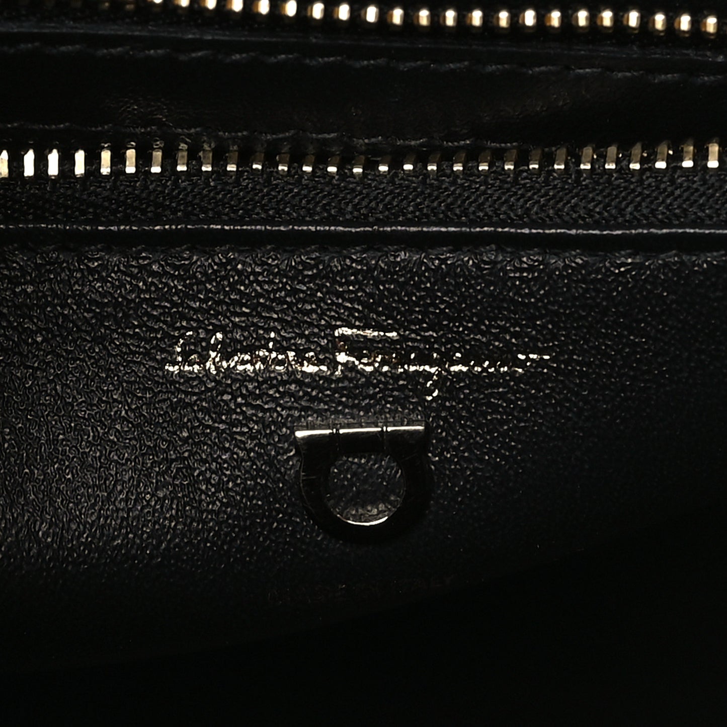 Smooth Calfskin Medium Boxyz Black
