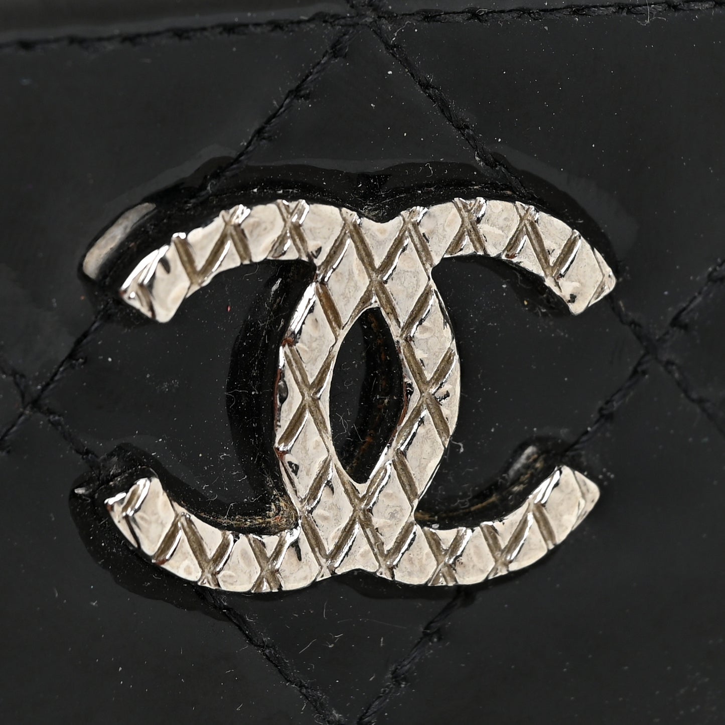 Patent Quilted Brilliant Card Holder Black