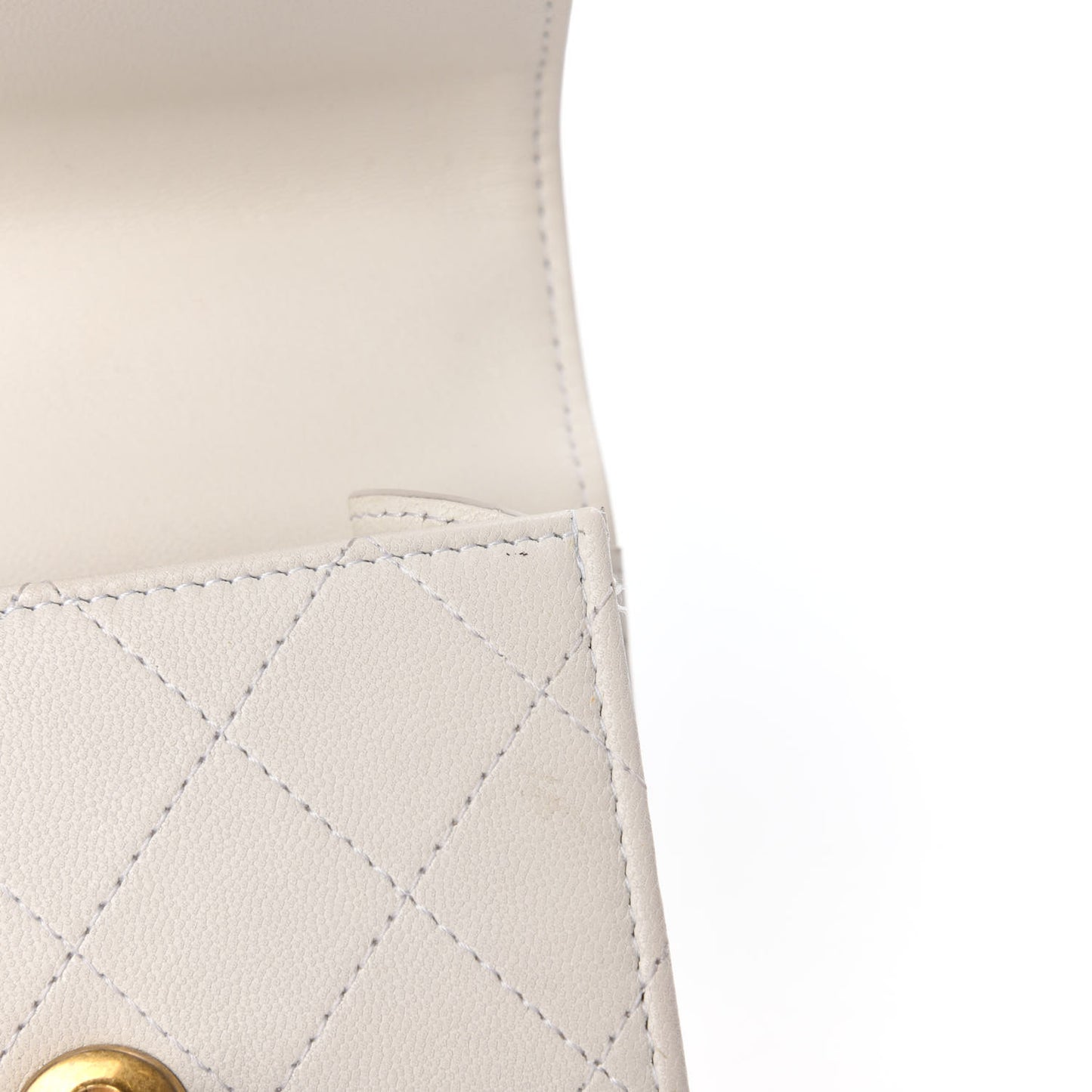 Goatskin Chic Pearls Clutch On Chain White