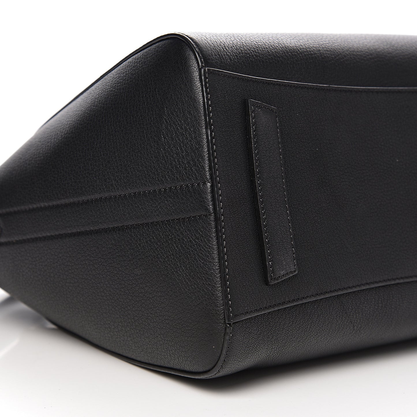 Sugar Goatskin Medium Antigona Black