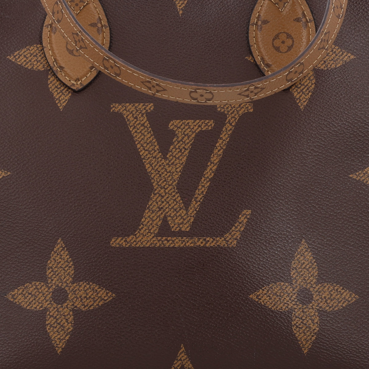 Reverse Monogram Giant Onthego MM
