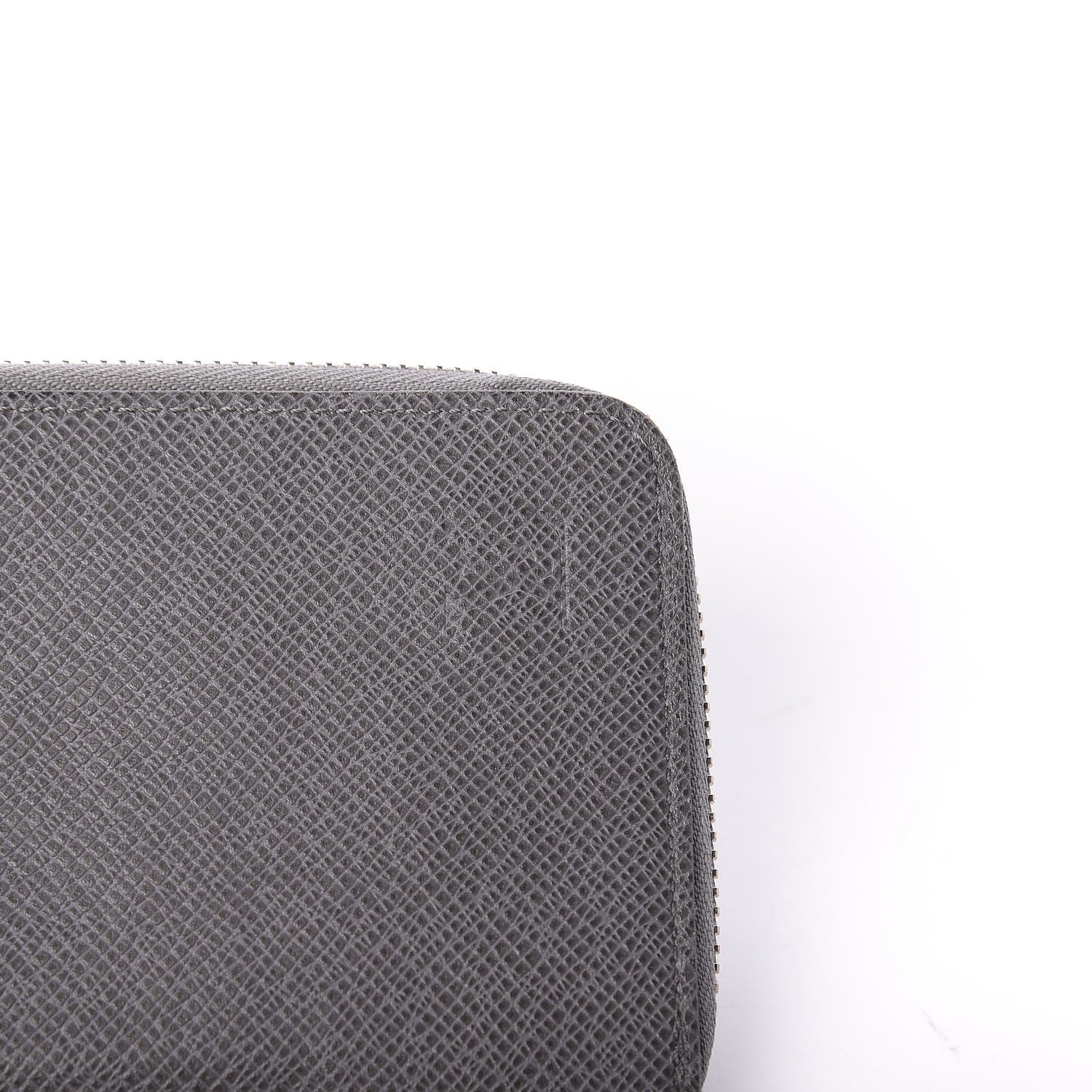 Louis Vuitton Taiga Vertical Zippy Wallet Glacier 9 of 10