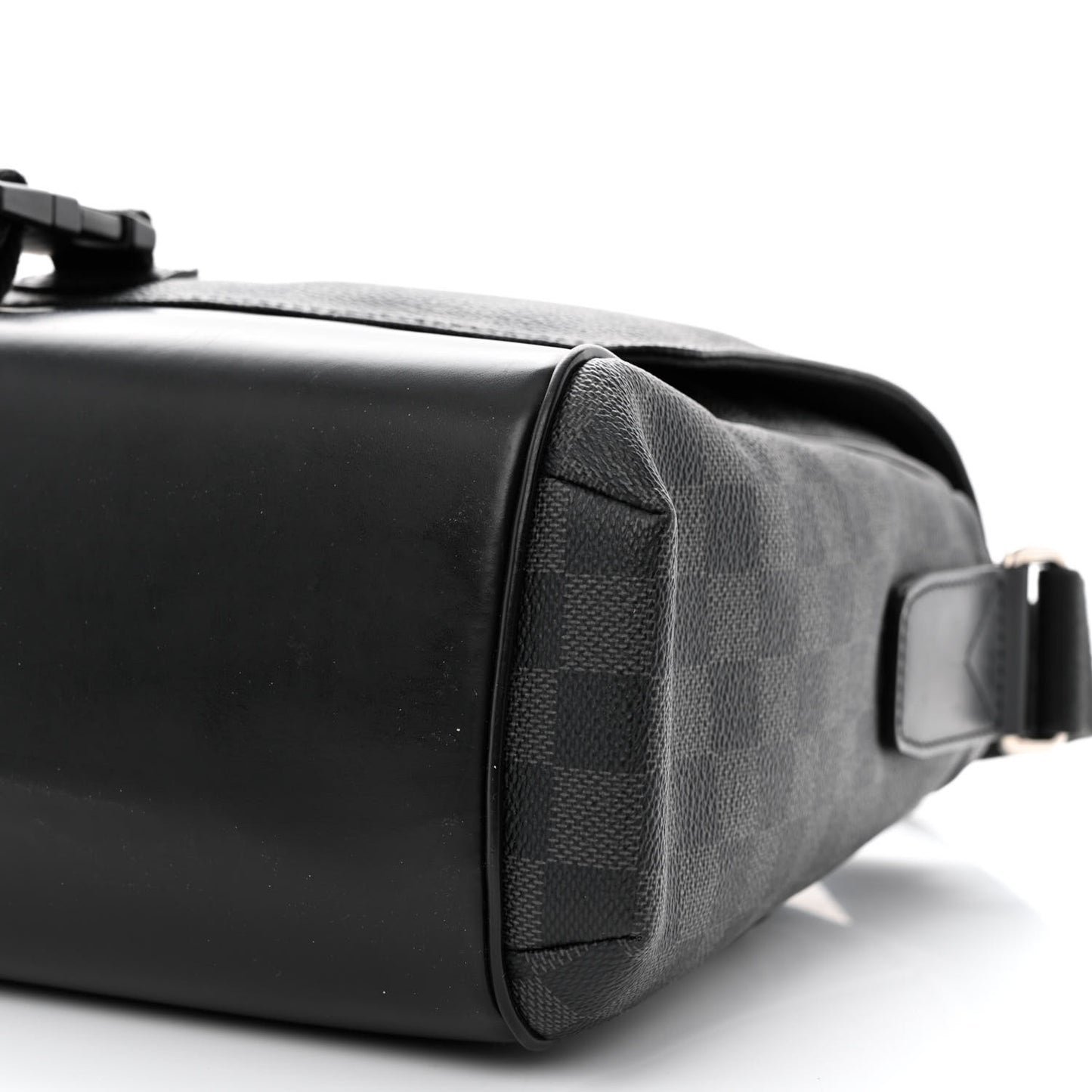 Damier Graphite Skyline Messenger MM