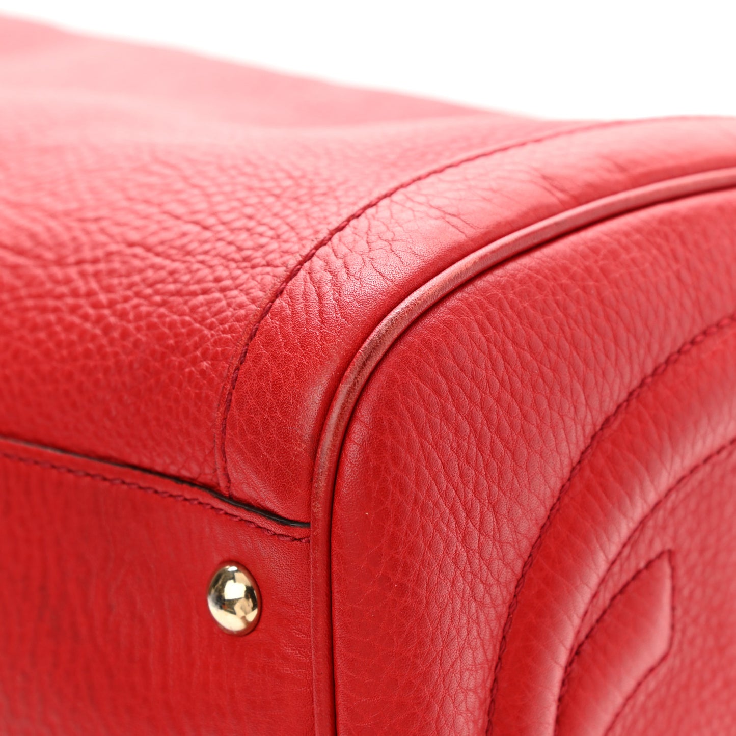 Pebbled Calfskin Medium Soho Boston Red