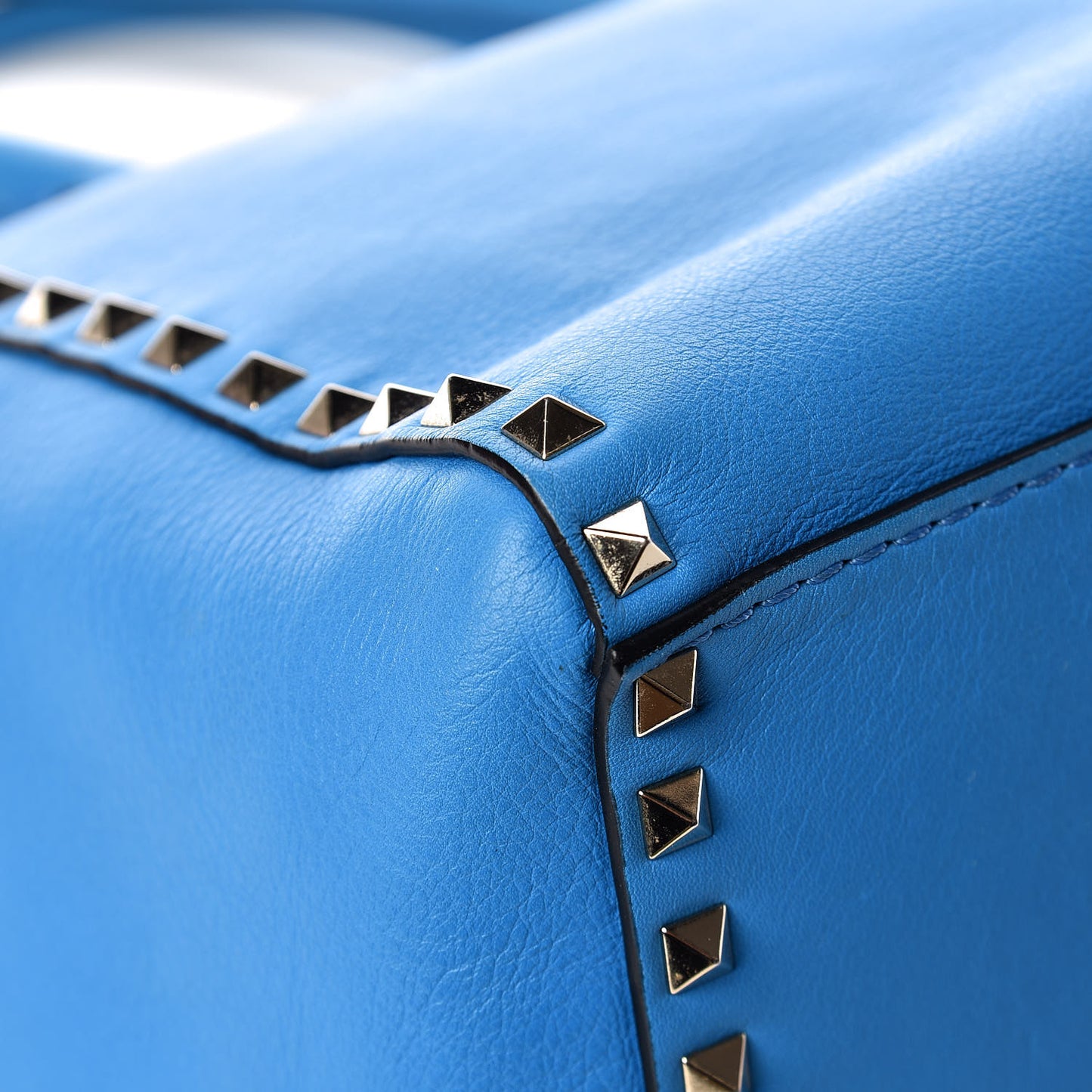 Vitello Rockstud Double Handle Tote Blue Fluo