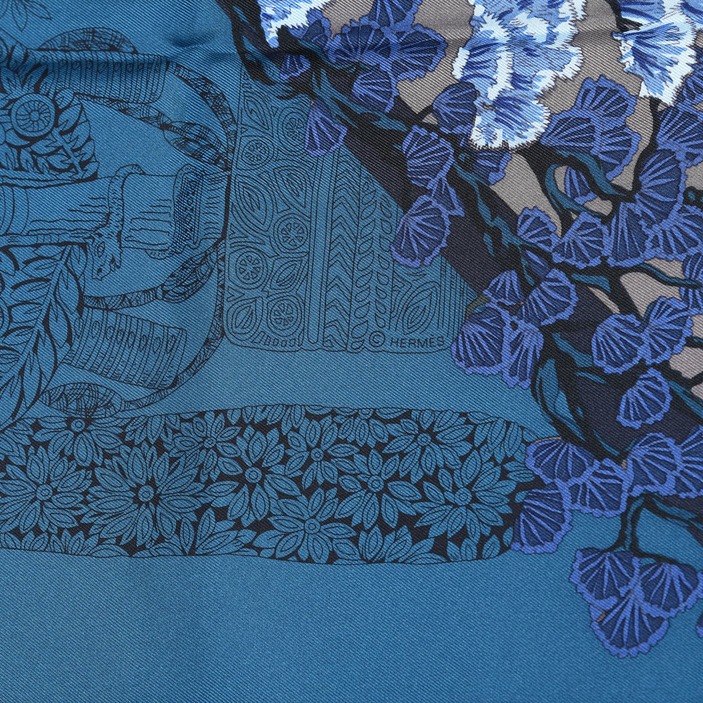 Silk Les Legendes De L'Arbre Scarf 90 Petrole Gris Acier