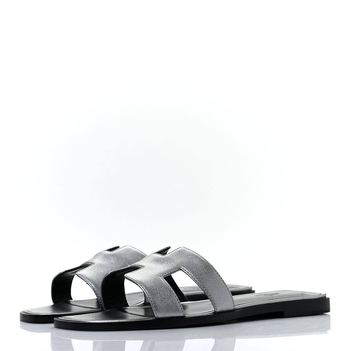 Metallic Epsom Oran Sandals 38 Gris Argente