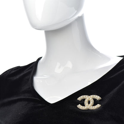 Chanel Pearl Crystal CC Brooch Gold 2 of 4