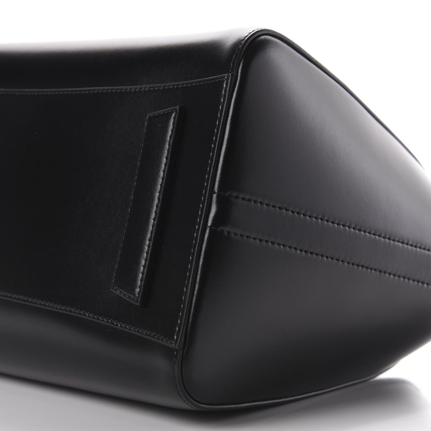 Shiny Lord Calfskin Medium Antigona Black