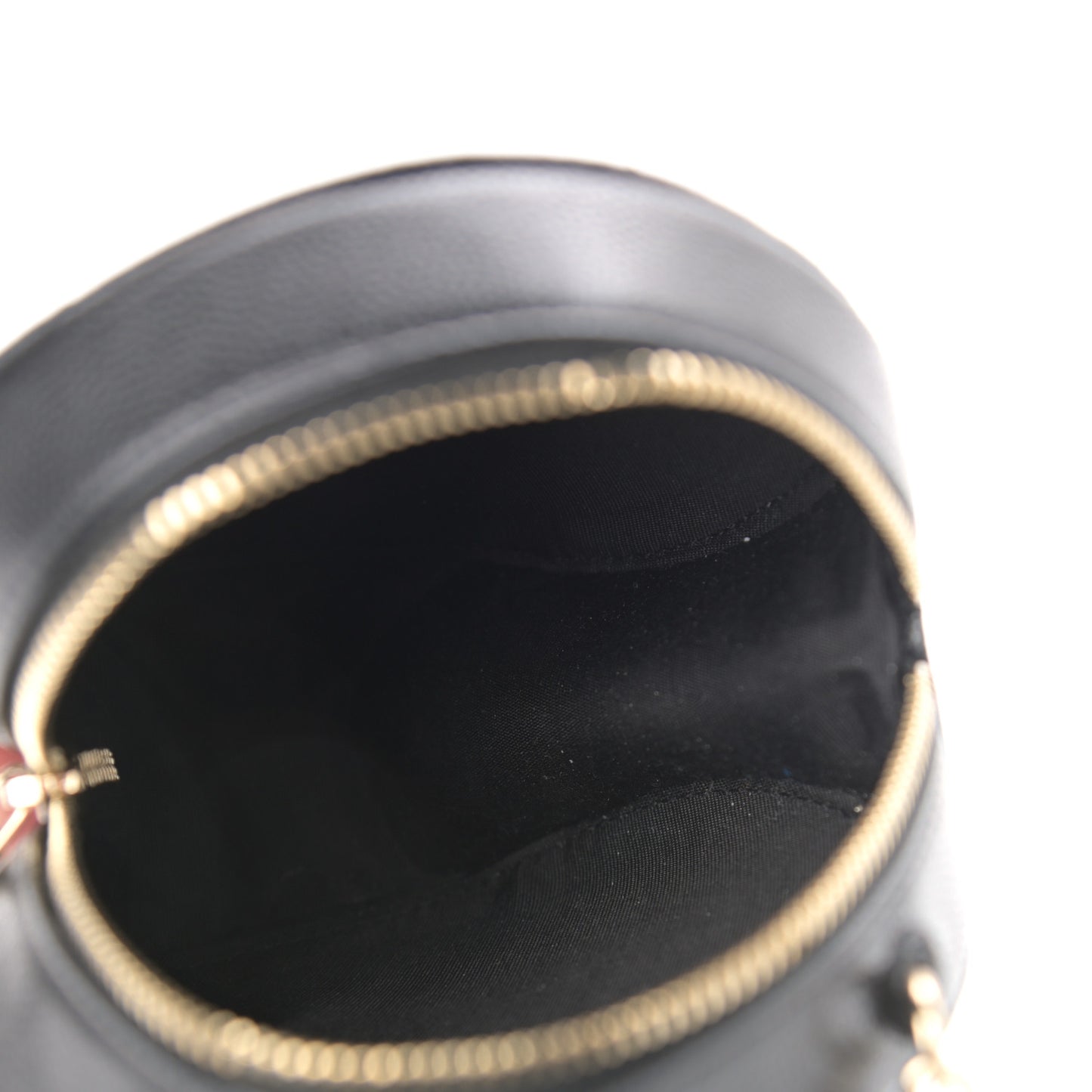 Caviar Quilted French New Wave Round Clutch With Chain Black