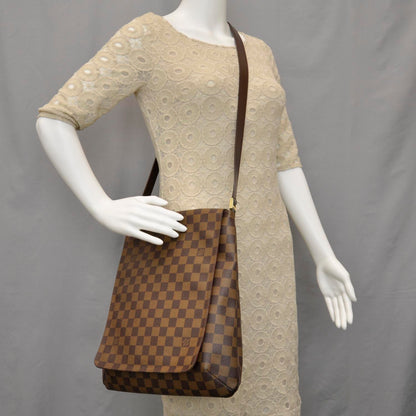 Louis Vuitton Damier Ebene Musette GM 2 of 9
