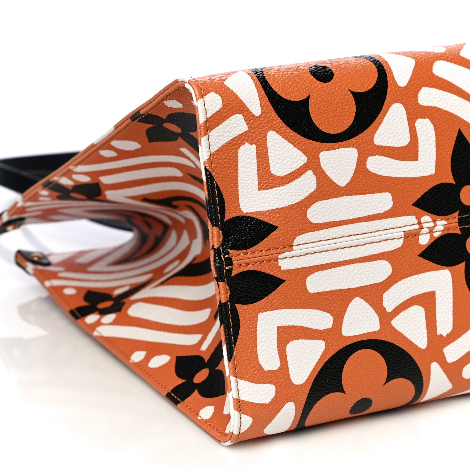 Louis Vuitton Monogram Giant Crafty Onthego GM Crème Caramel 4 of 9