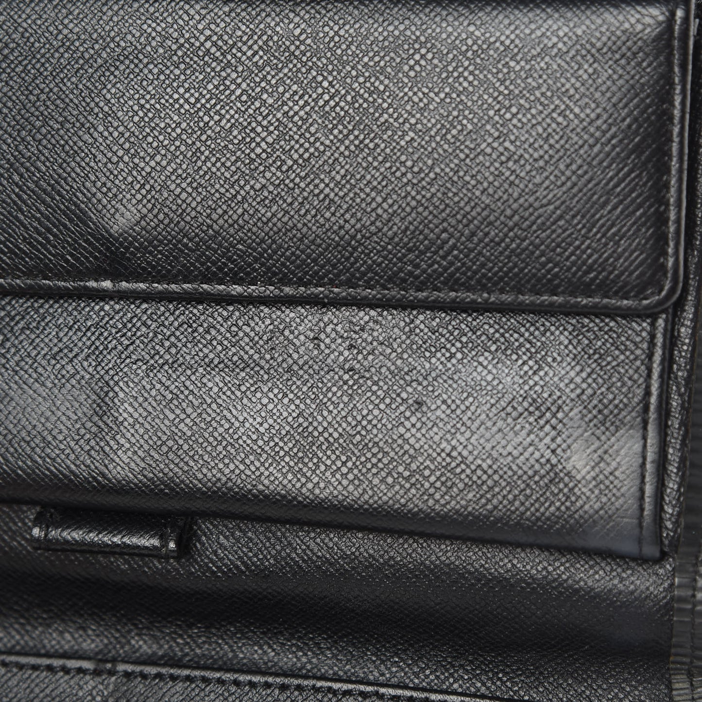 Epi Porte Tresor International Wallet Black