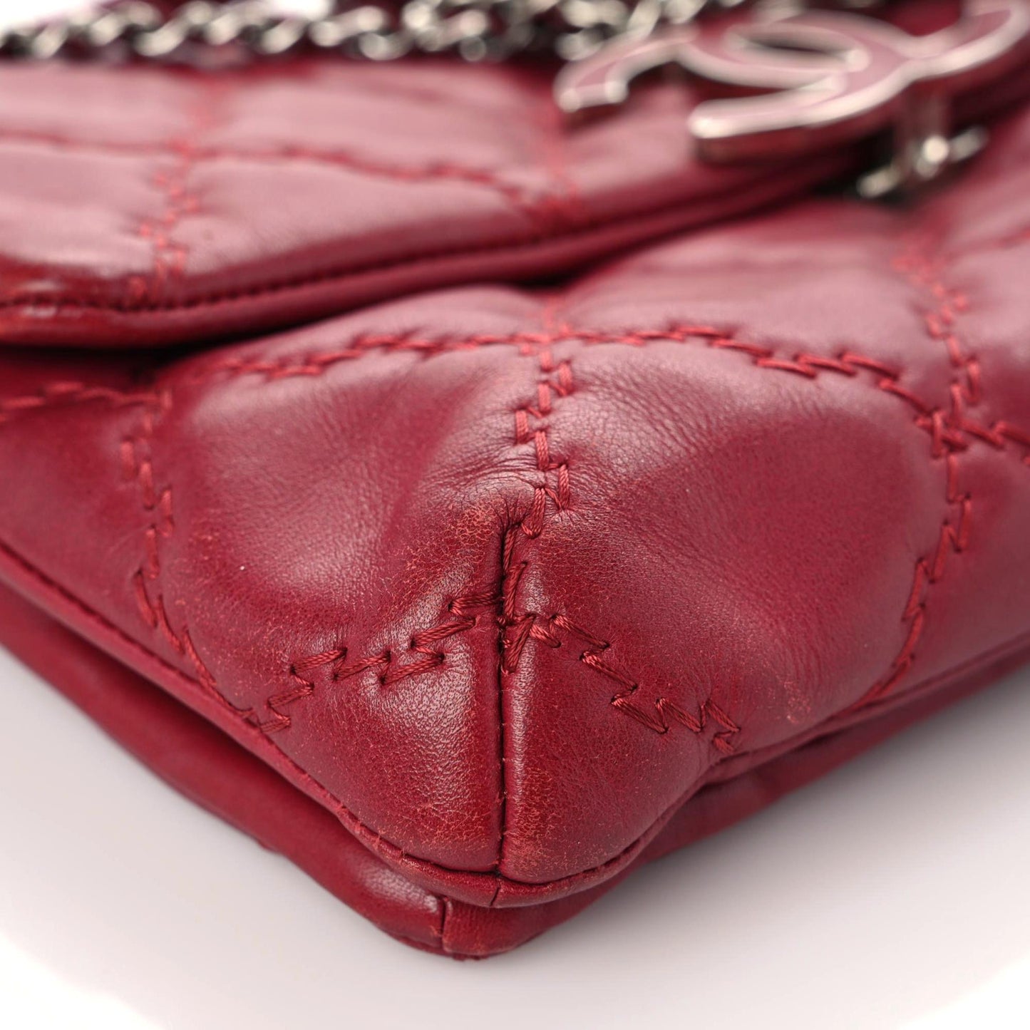 Calfskin Quilted Double Stitch Hamptons Clutch with Chain Red
