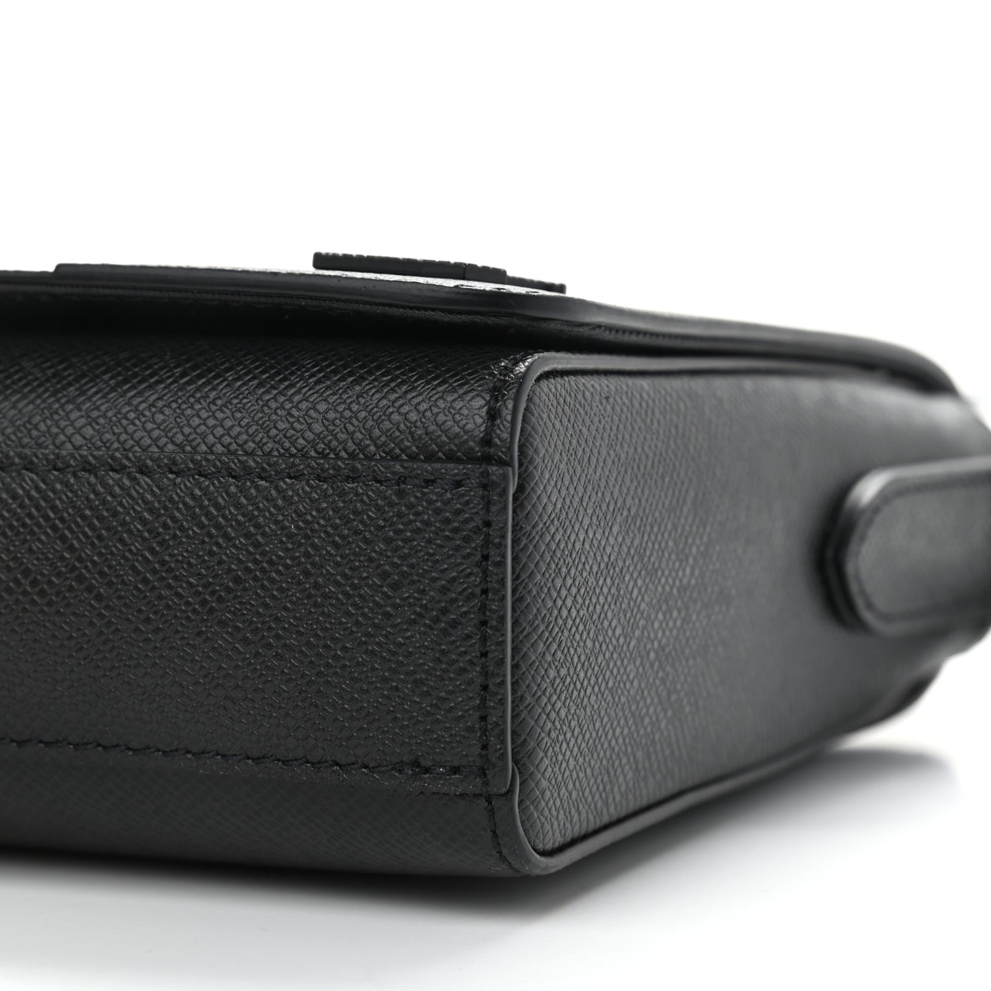 Taiga New Flap Messenger Black