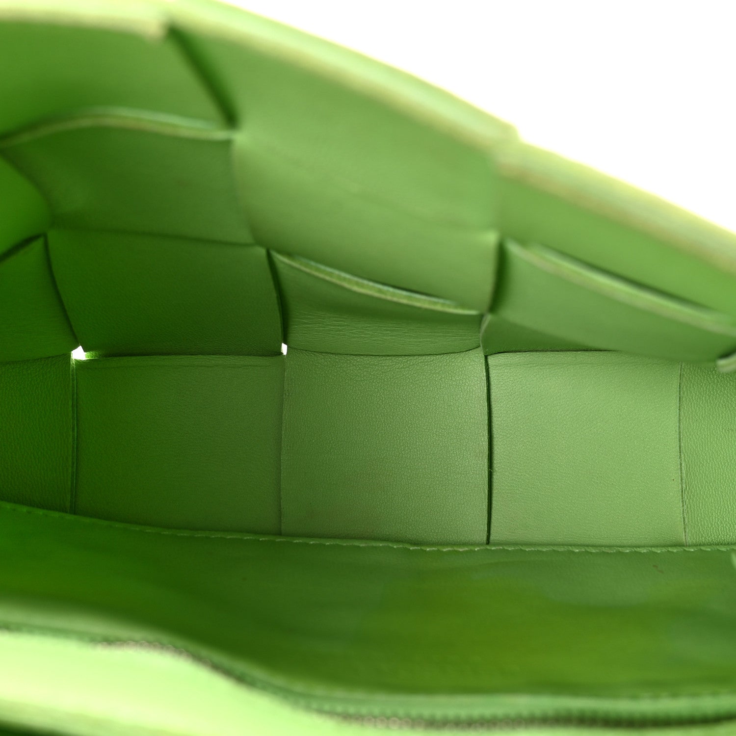 Bottega Veneta Lambskin Maxi Intrecciato Cassette Crossbody Bag Pistachio 5 of 14