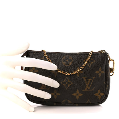 Louis Vuitton Monogram Mini Pochette Accessories 3 of 12