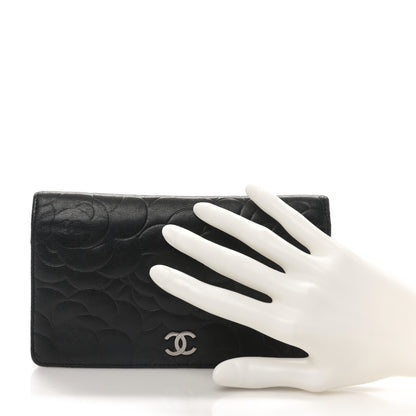 Chanel Lambskin Camellia Embossed Yen Wallet Black 2 of 10