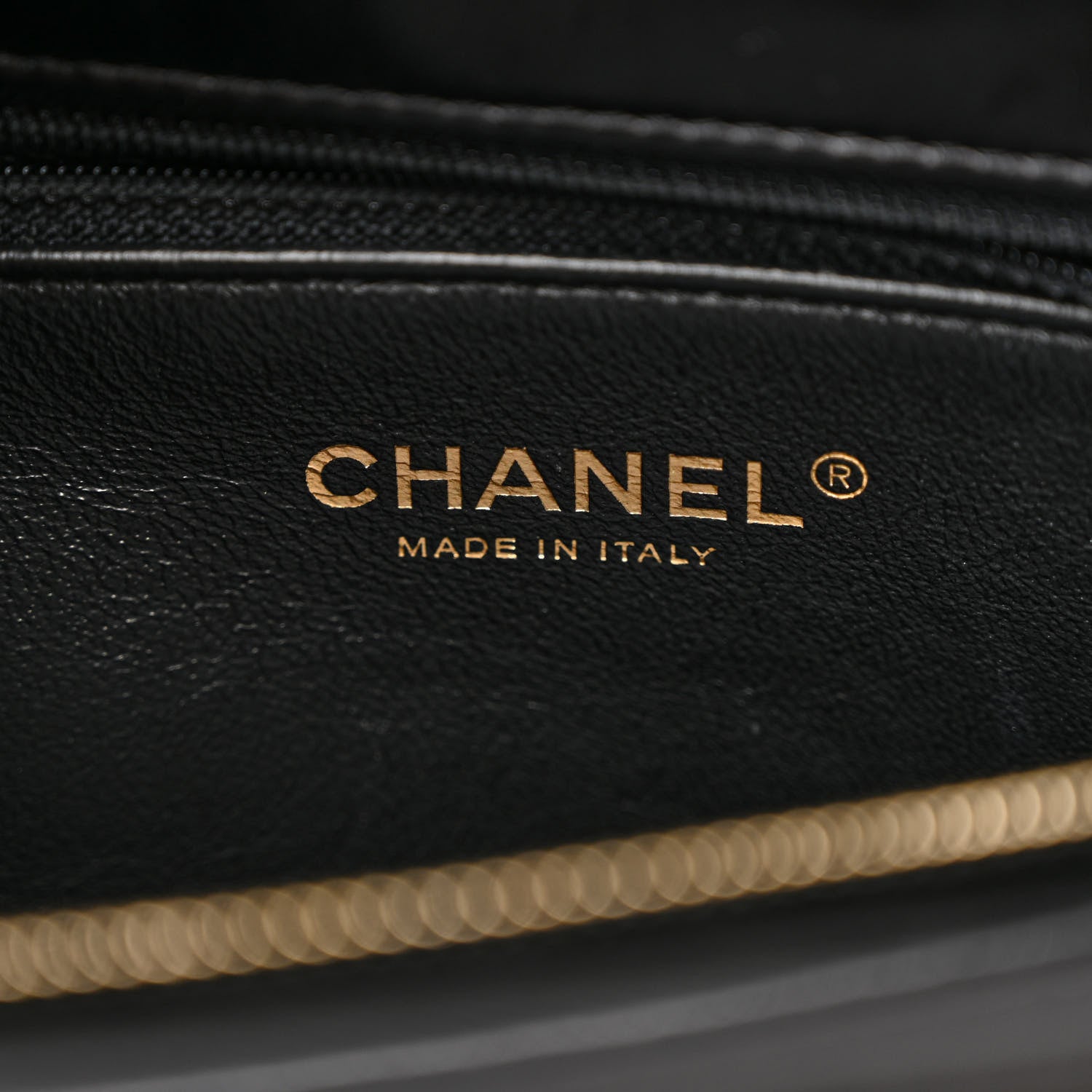 Chanel Calfskin Lizard Chevron Quilted Medium Coco Handle Flap Black 6 of 15