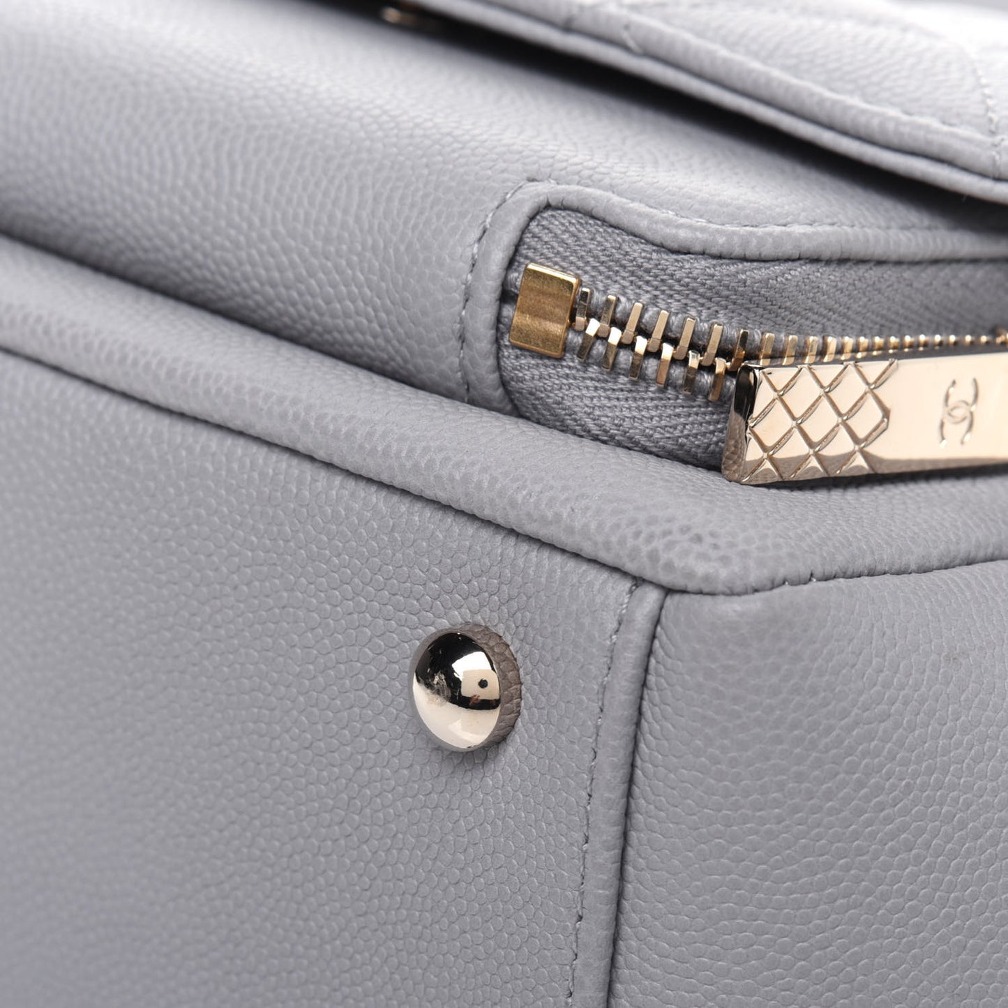 Caviar Quilted Small Business Affinity Flap Grey