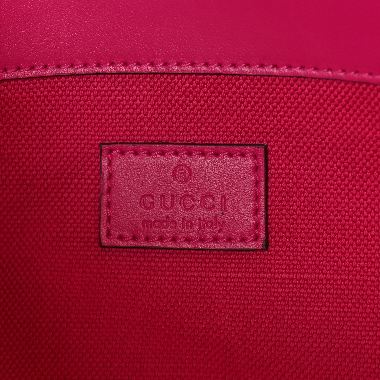 Calfskin Matelasse Monochrome GG Marmont Crossbody Shoulder Bag Classic Fuxia