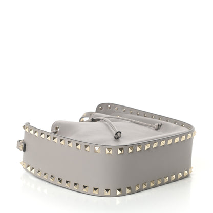Valentino Garavani Vitello Rockstud Bucket Bag Perla 4 of 9
