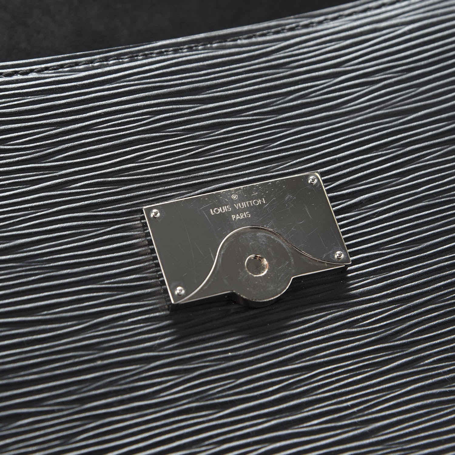 Louis Vuitton Epi Cluny MM Black 11 of 17