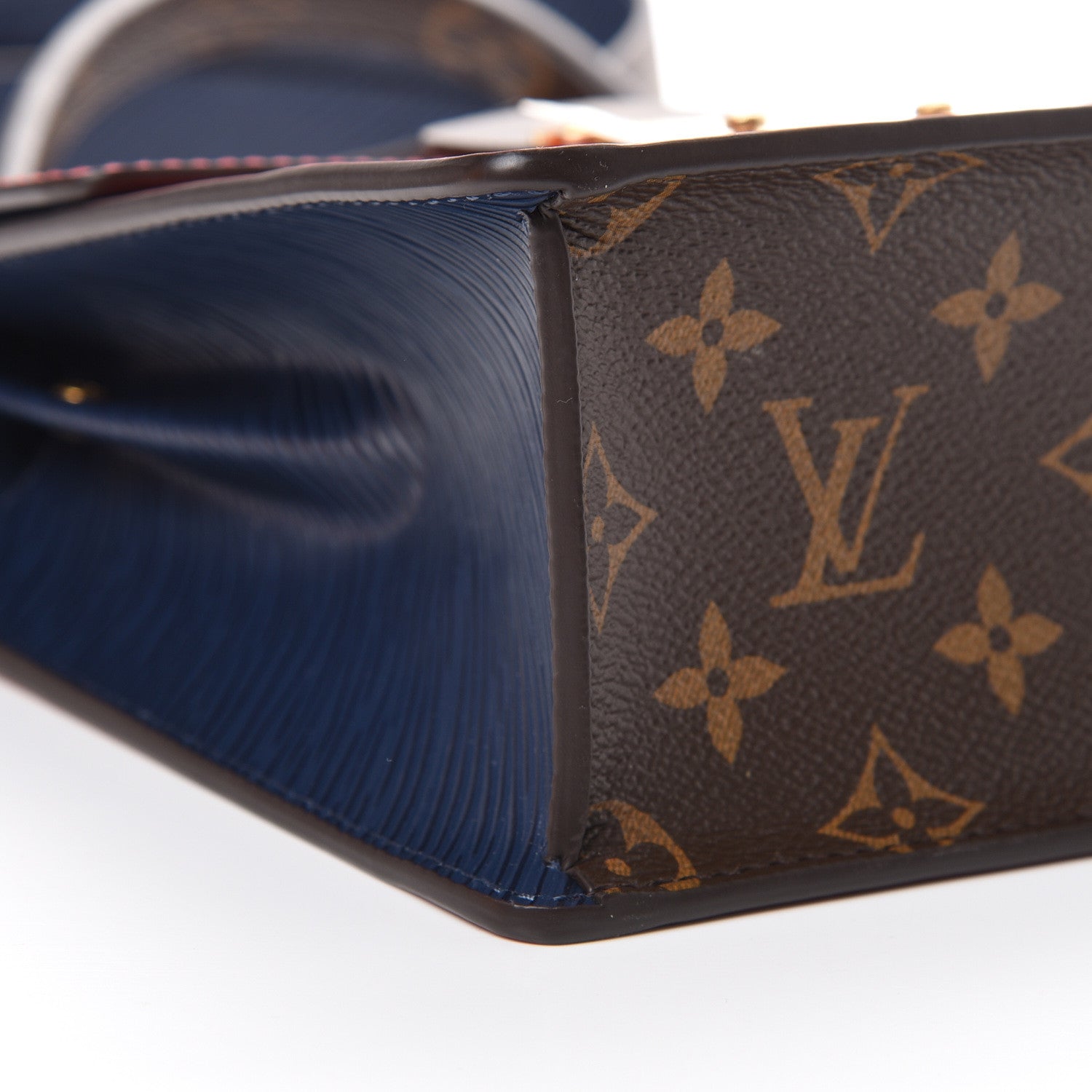 Louis Vuitton Vernis Epi Monogram Spring Street Scarlet 8 of 10