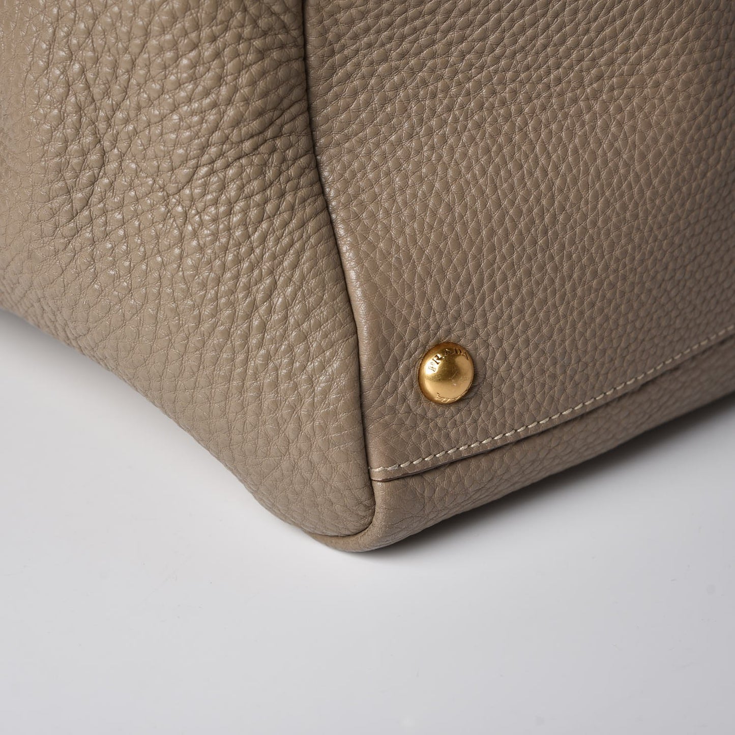 Vitello Daino Shopping Tote Pomice