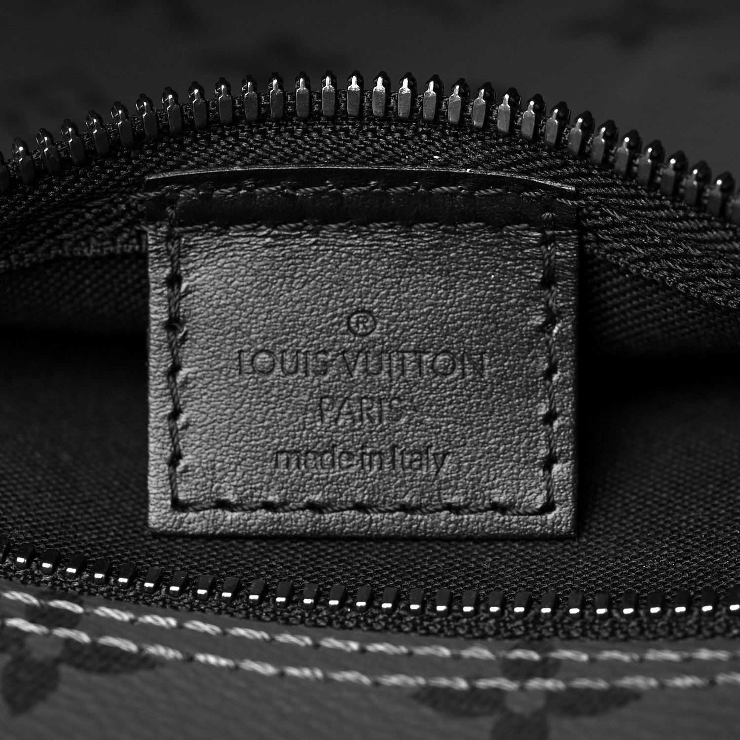 Louis Vuitton Monogram Eclipse Cabas Zippe GM Black 7 of 10