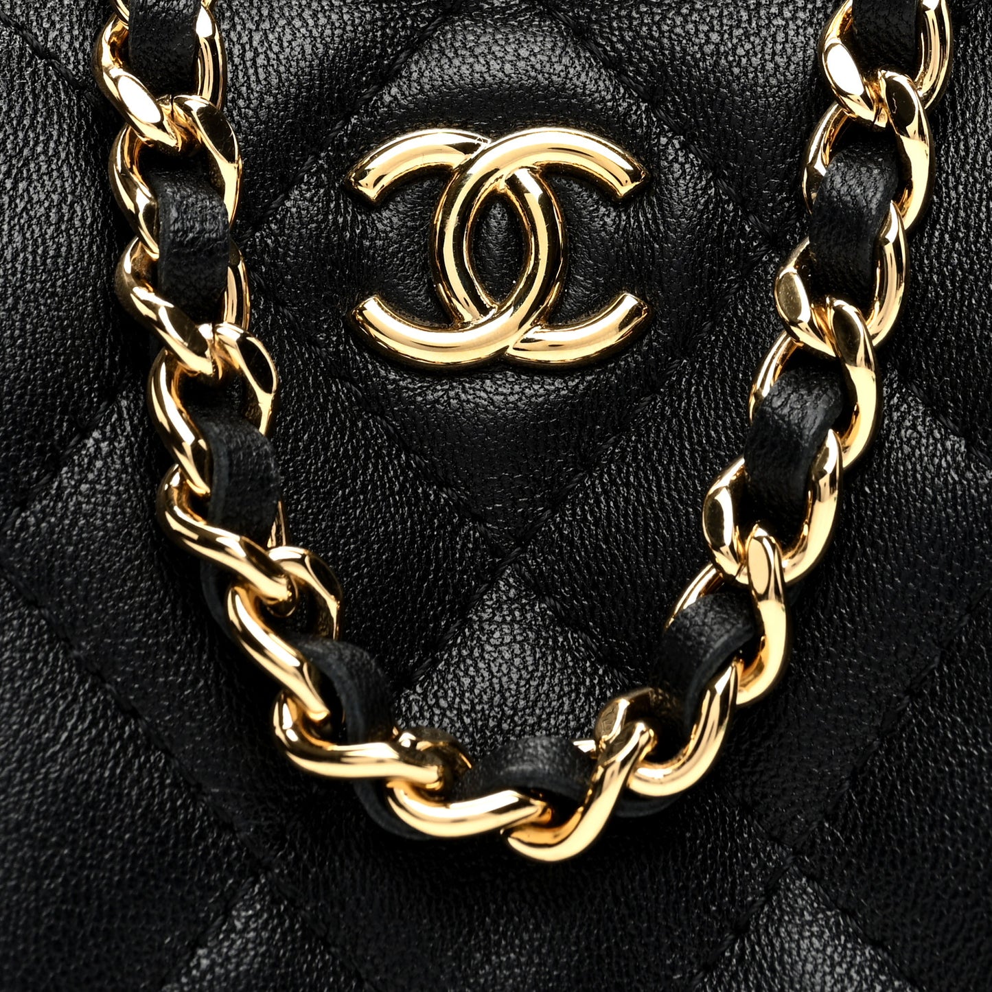Lambskin Quilted Trio Kiss Lock Clutch With Chain Black
