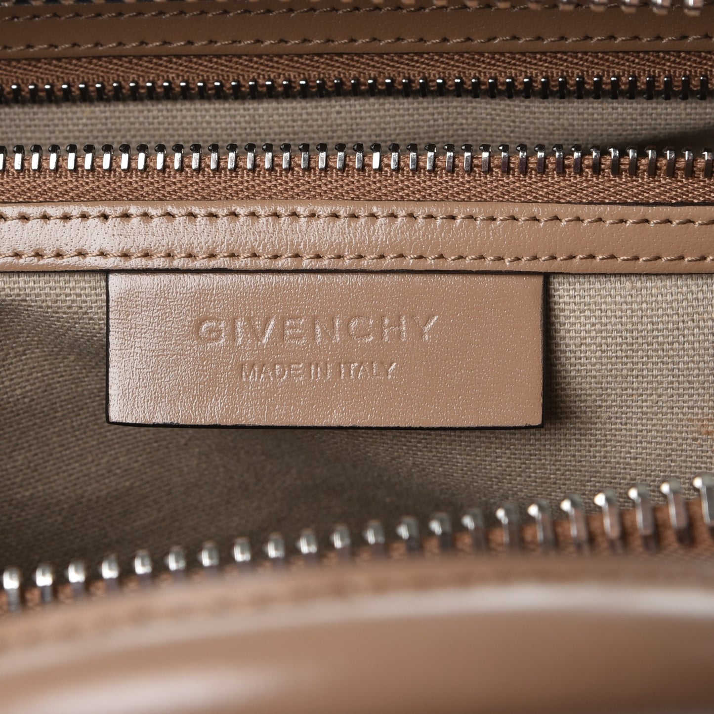 Shiny Lord Calfskin Medium Antigona Dark Beige