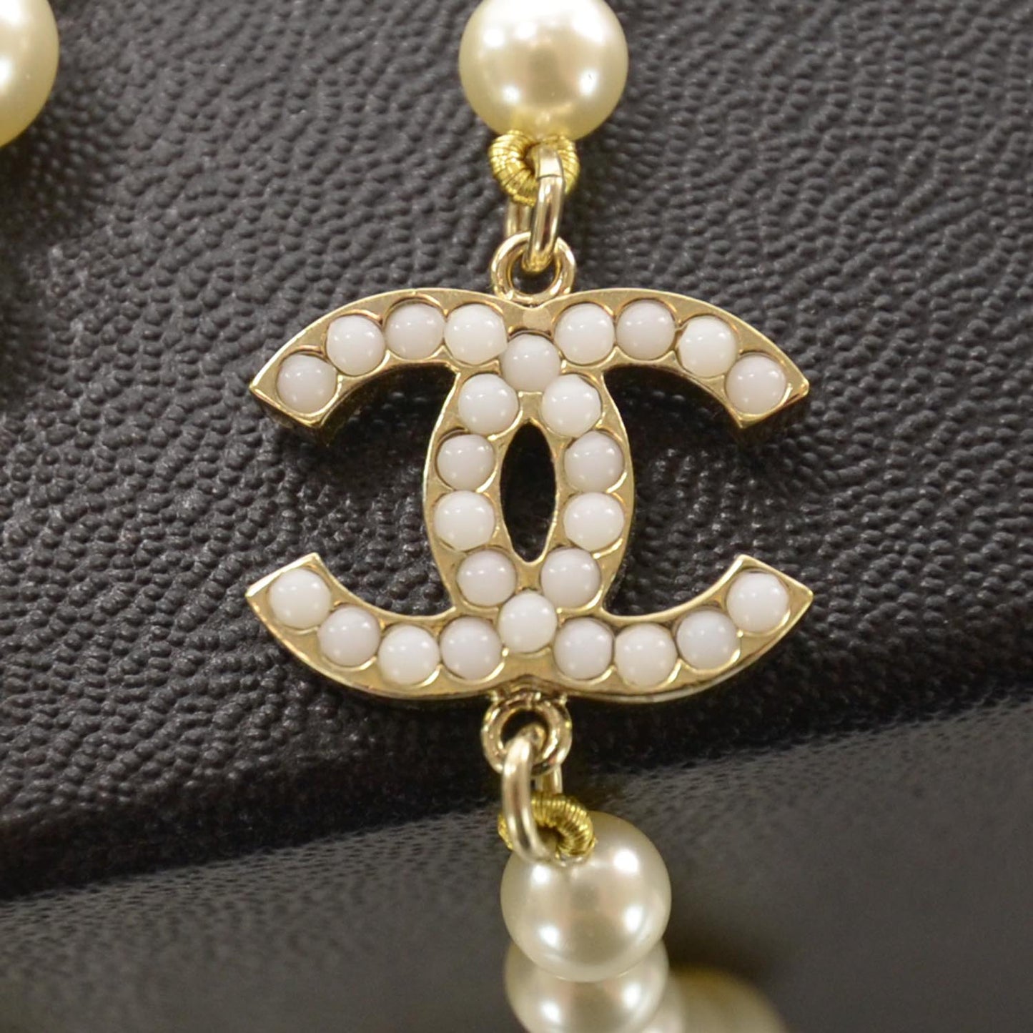 Classic CC Graduated Pearl Necklace