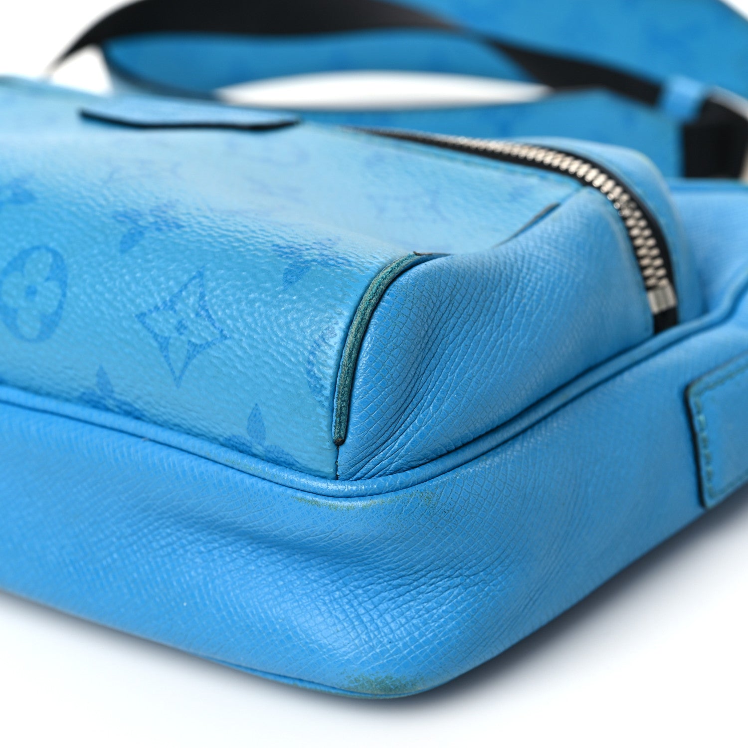 Louis Vuitton Taigarama Outdoor Messenger Blue Lagoon 9 of 11
