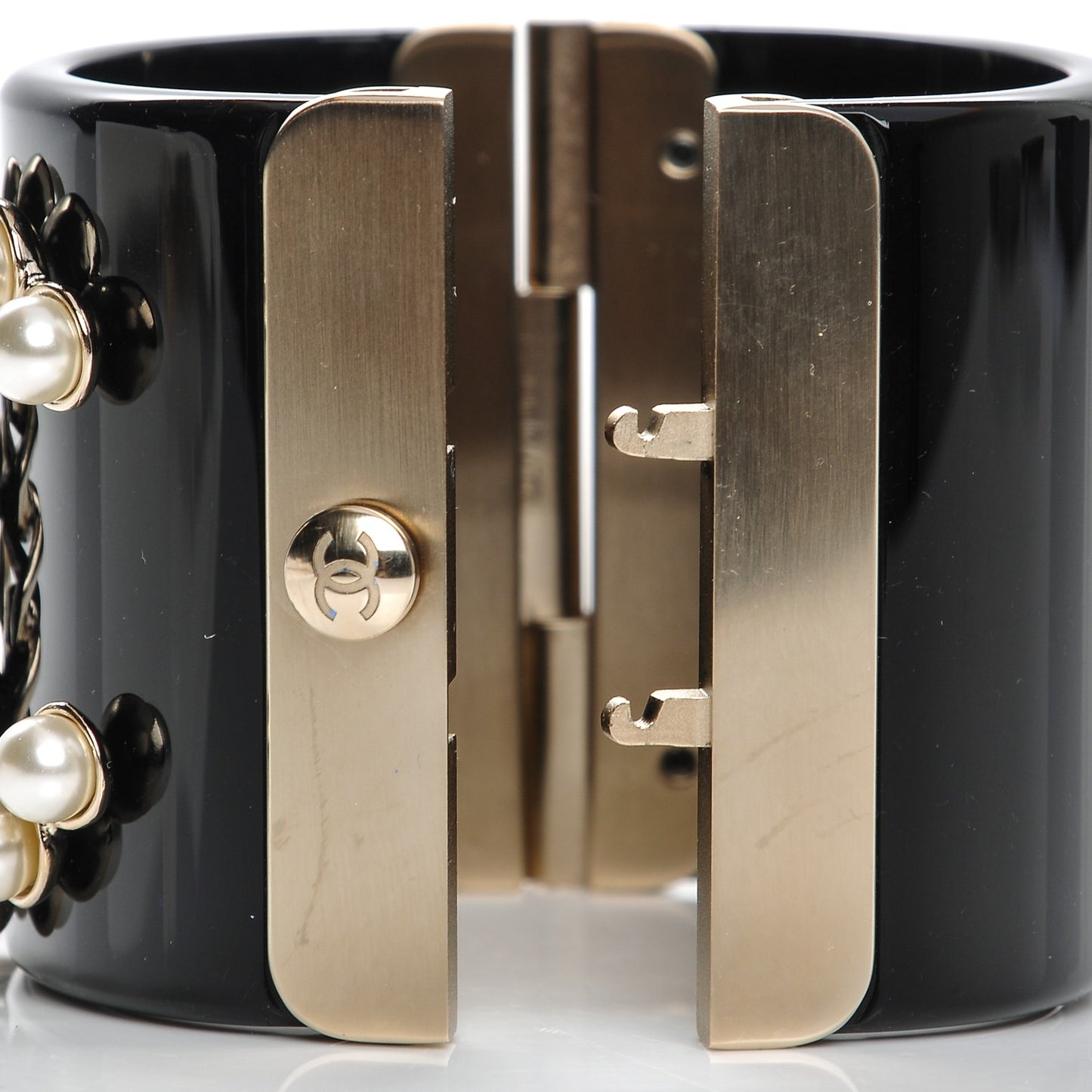 Pearl Calfskin Chain CC Cuff Black Gold