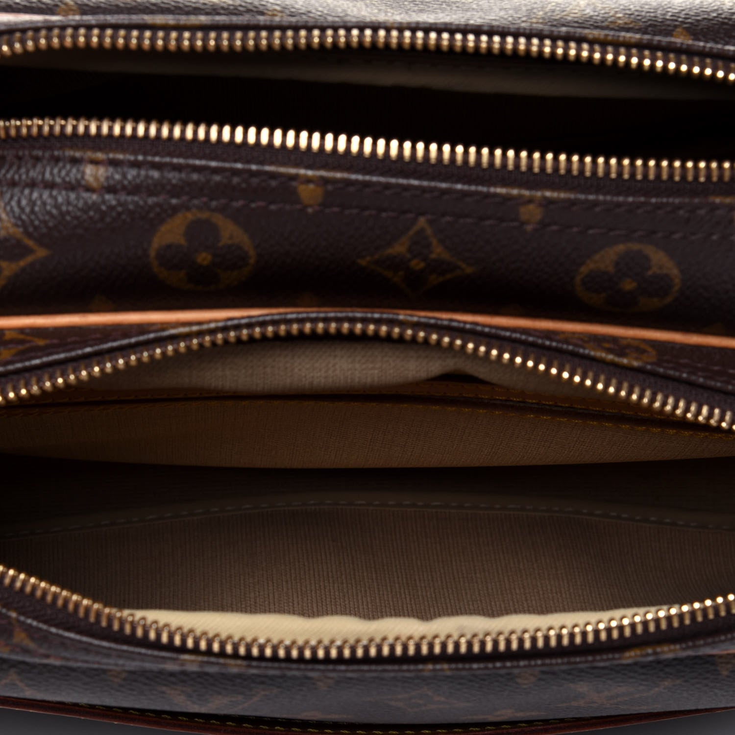 Louis Vuitton Monogram Reporter PM 5 of 22