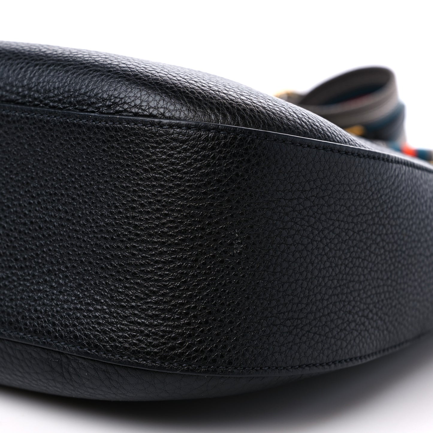 Vitello Daino Zippered Messenger Hobo Black