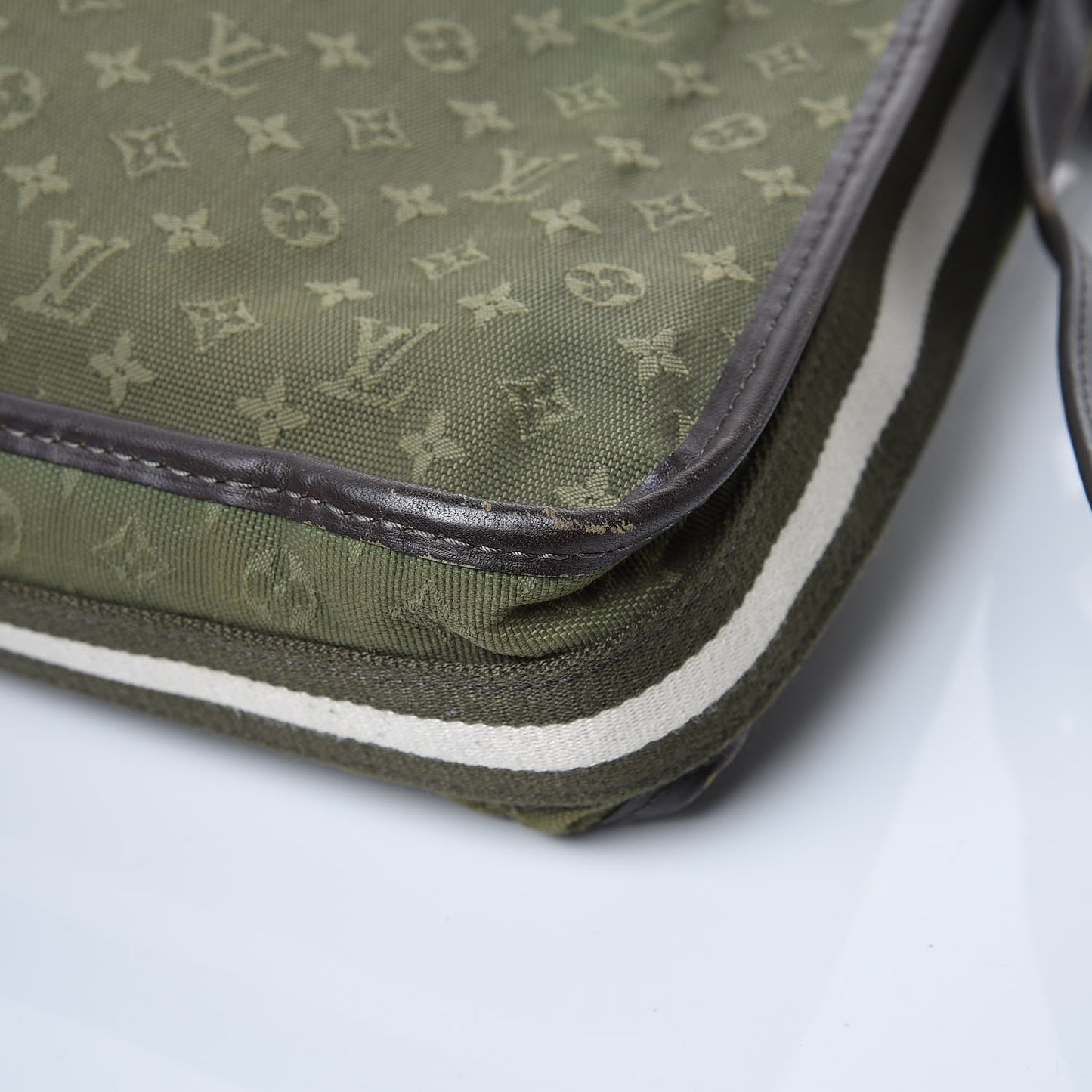 Mini Monogram Besace Mary Kate Kaki