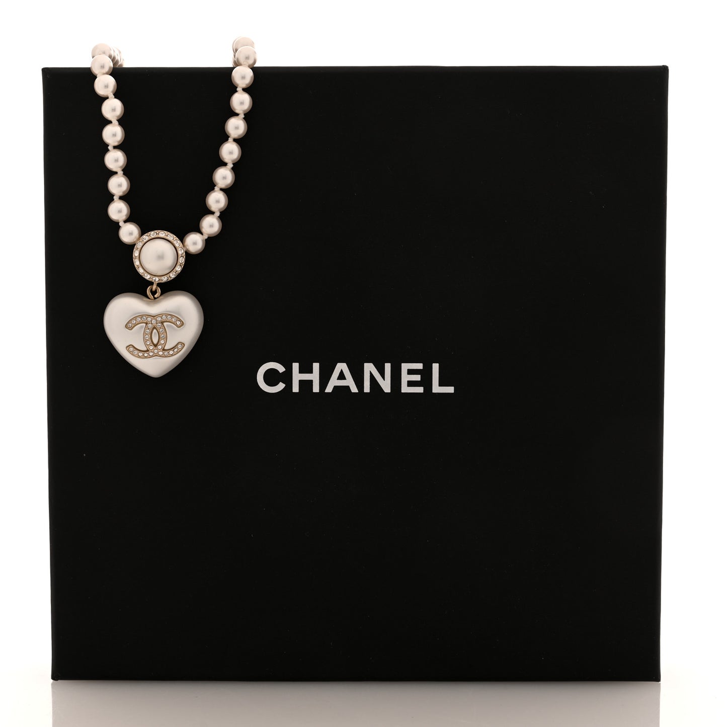 Pearl Crystal CC Heart Short Necklace Pearly White Gold