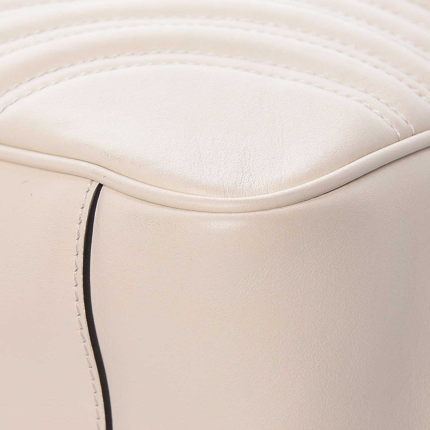 Calfskin Matelasse Large GG Marmont Shoulder Bag Mystic White