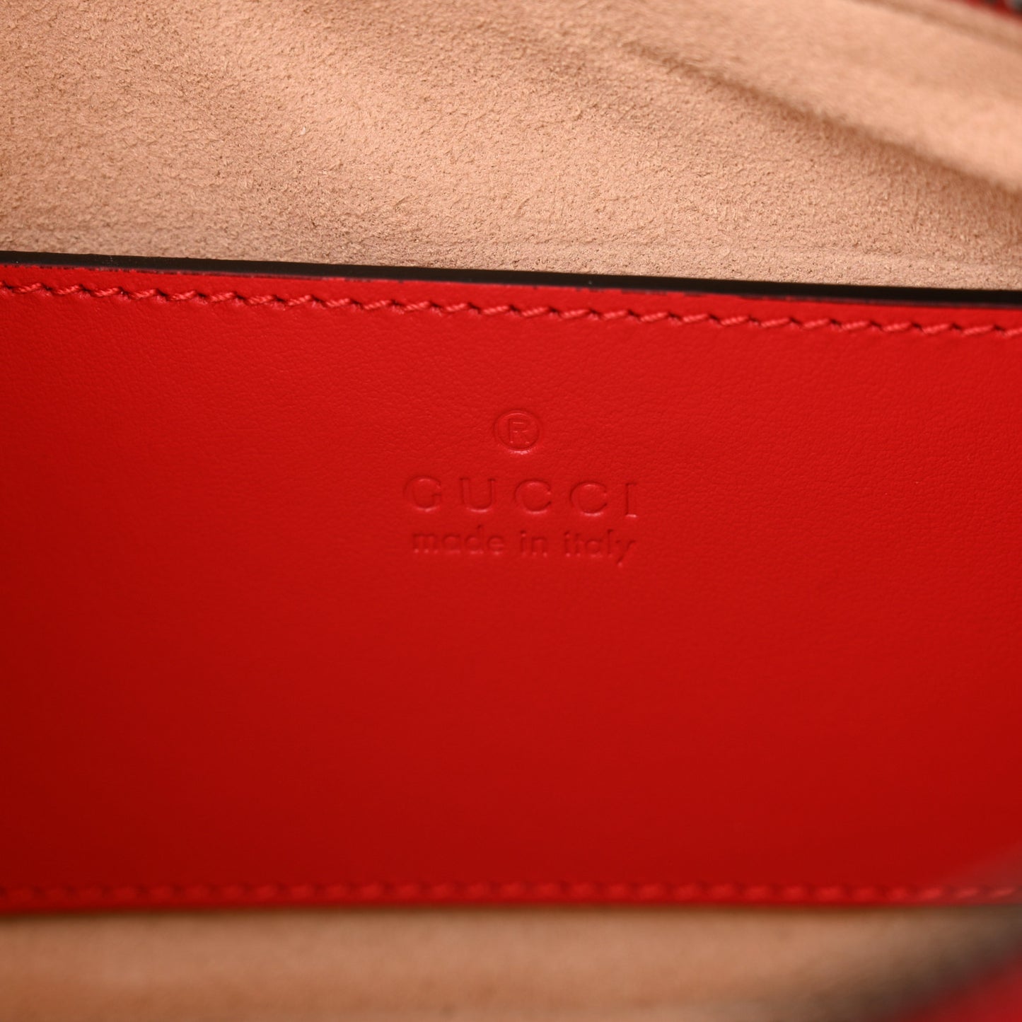 Calfskin Matelasse Chevron GG Marmont Sling Shoulder Bag Rosso