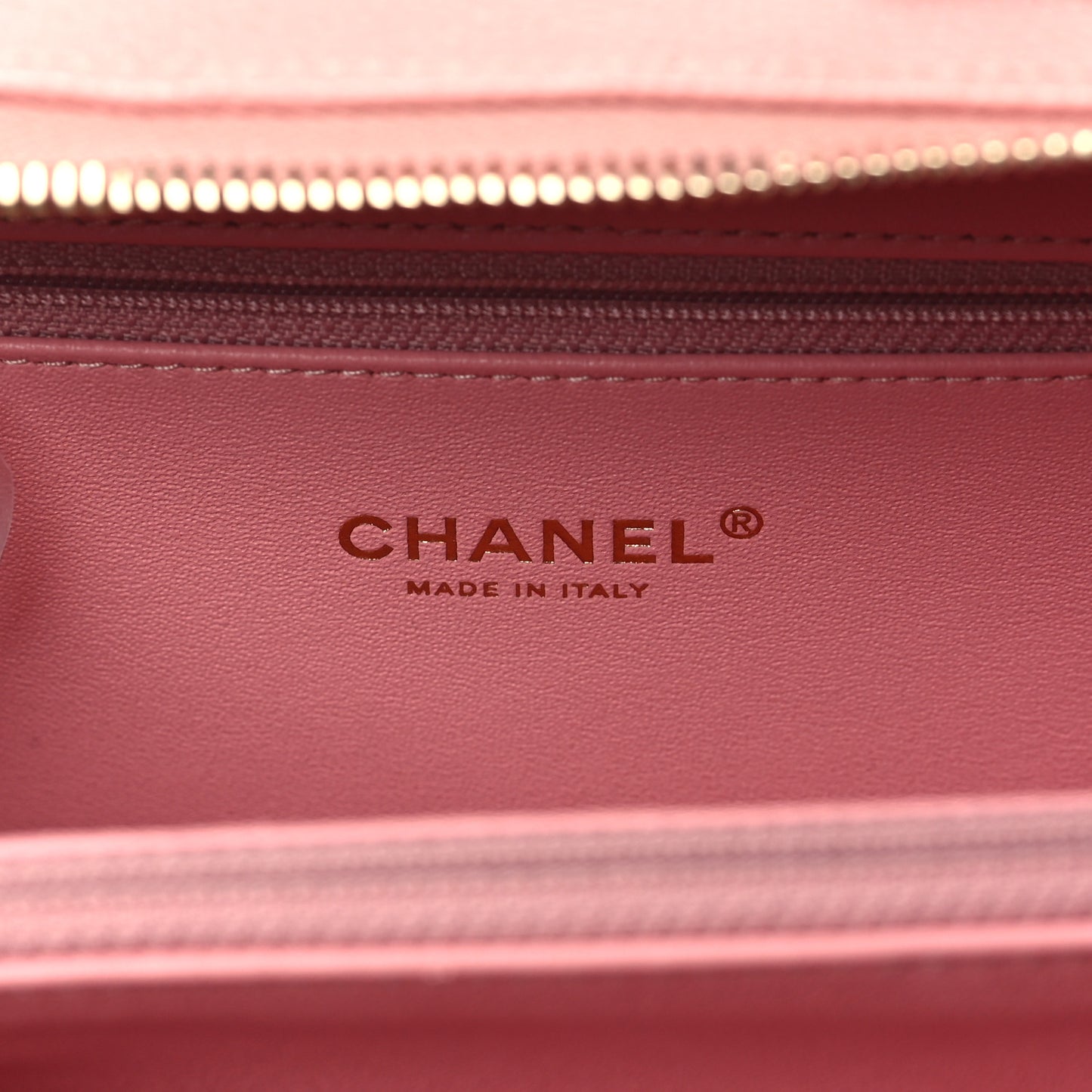 Caviar Quilted Medium CC Filigree Vanity Case Rose Pink