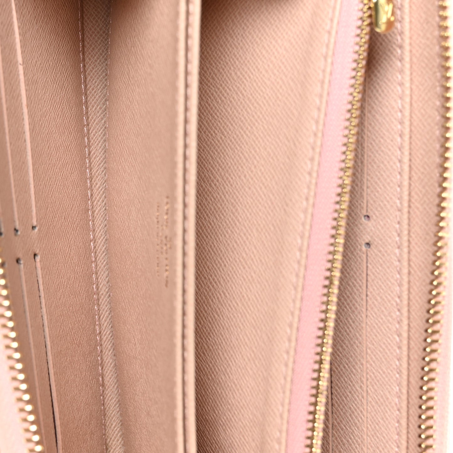 Damier Azur Zippy Wallet Rose Ballerine