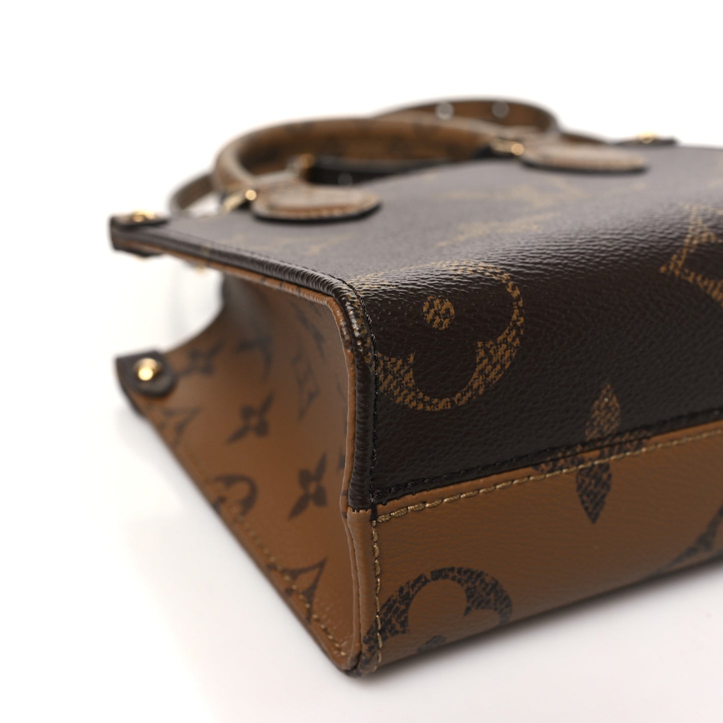 Reverse Monogram Giant Onthego BB