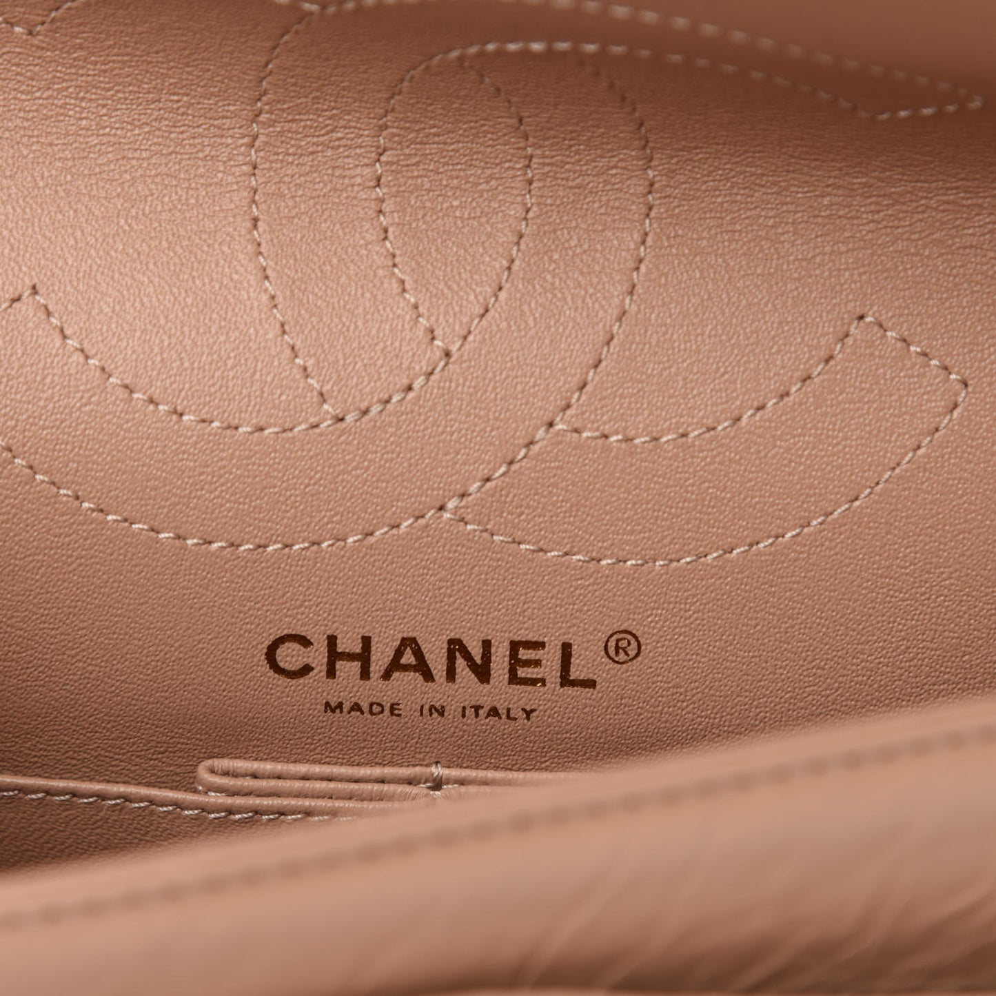 Aged Calfskin Chevron Quilted 2.55 Reissue 225 Flap Beige
