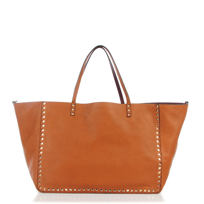 Valentino Garavani Grained Calfskin Medium Rockstud Reversible Tote Light Cuir Rubin 1 of 6