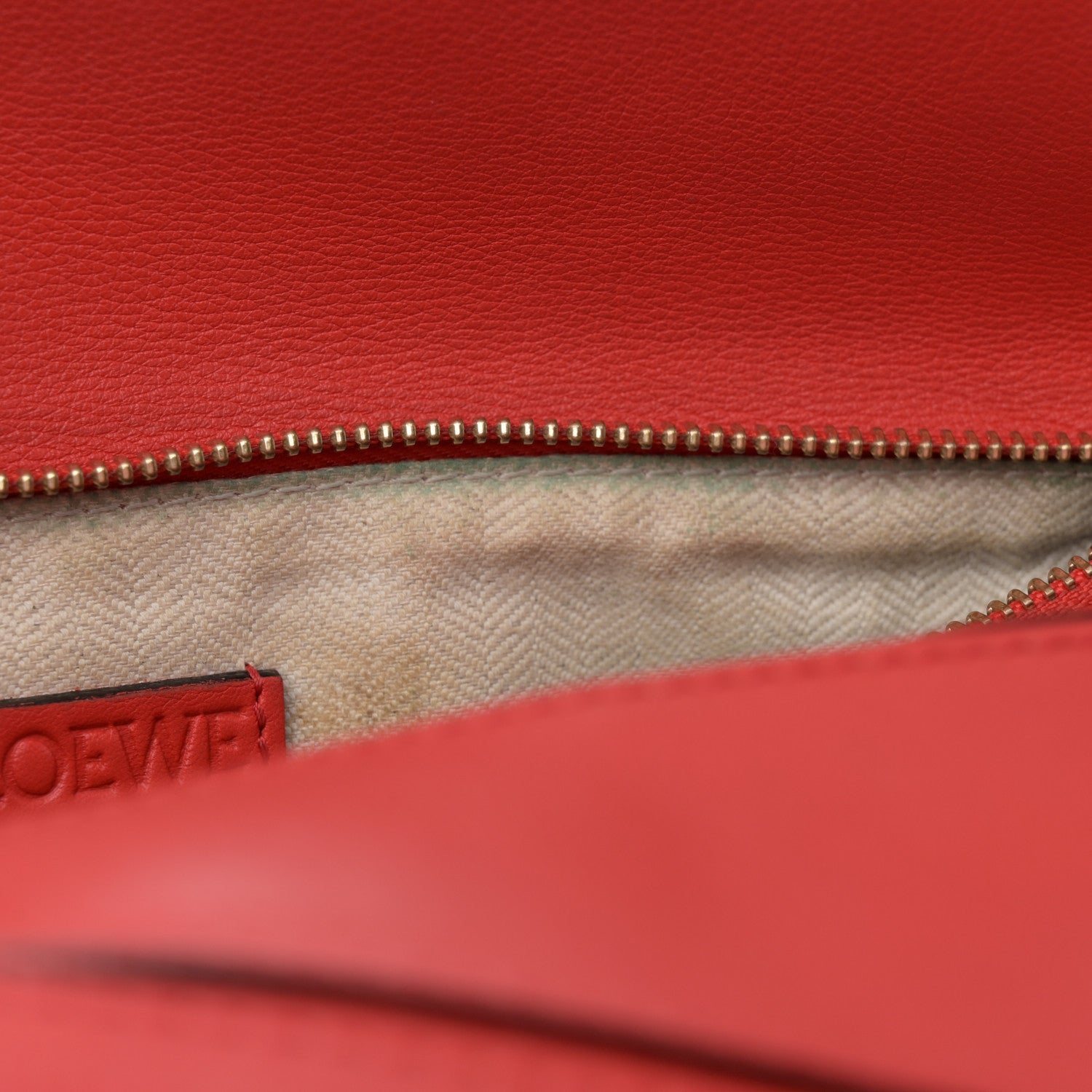 Loewe Calfskin Medium Puzzle Bag Scarlet 19 of 19