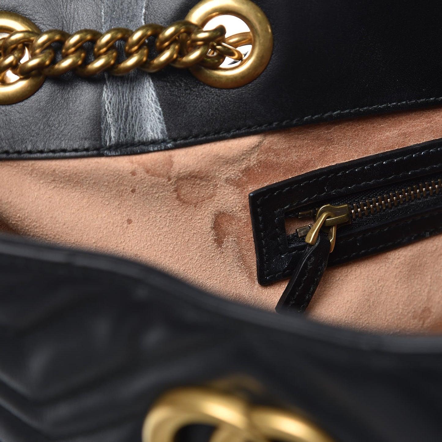 Calfskin Matelasse Medium GG Marmont Shoulder Tote Bag Black